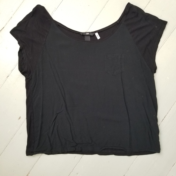 H&M Boxy Top with pocket - Picture 2 of 3